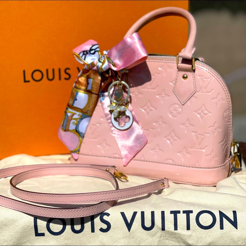 Louis Vuitton Rose Ballerine Vernis Alma BB
